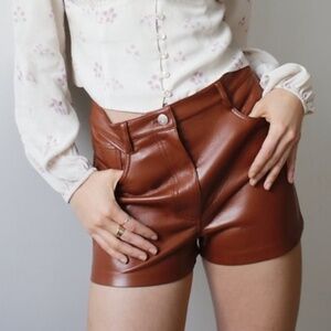 Aritzia Wilfred Faux Leather Mini Short, xs